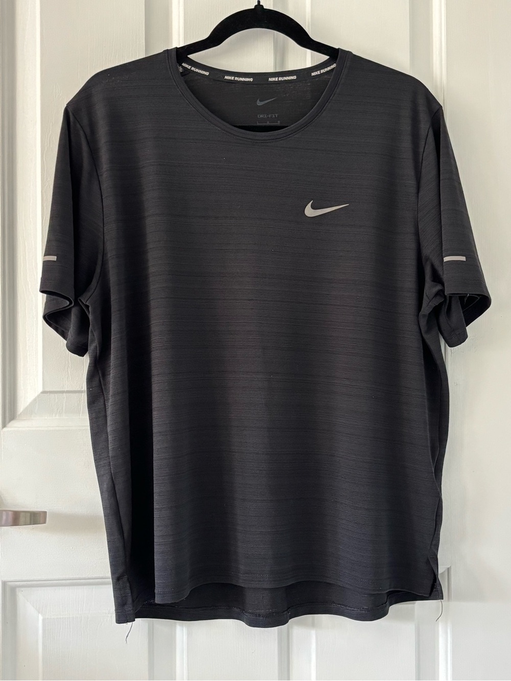 Nike Dri-FIT Miler Running Shirt Size Large Black CU5992-010